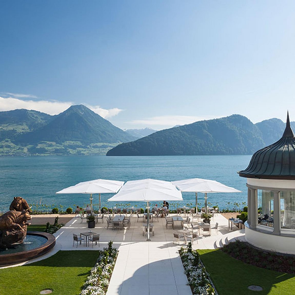 Park Hotel Vitznau – View from the hotel into the garden