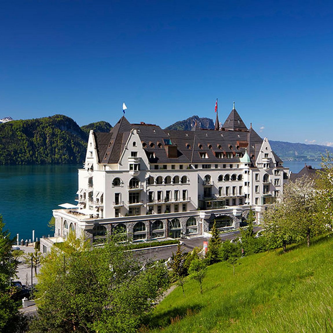 Park Hotel Vitznau – View from the mountain
