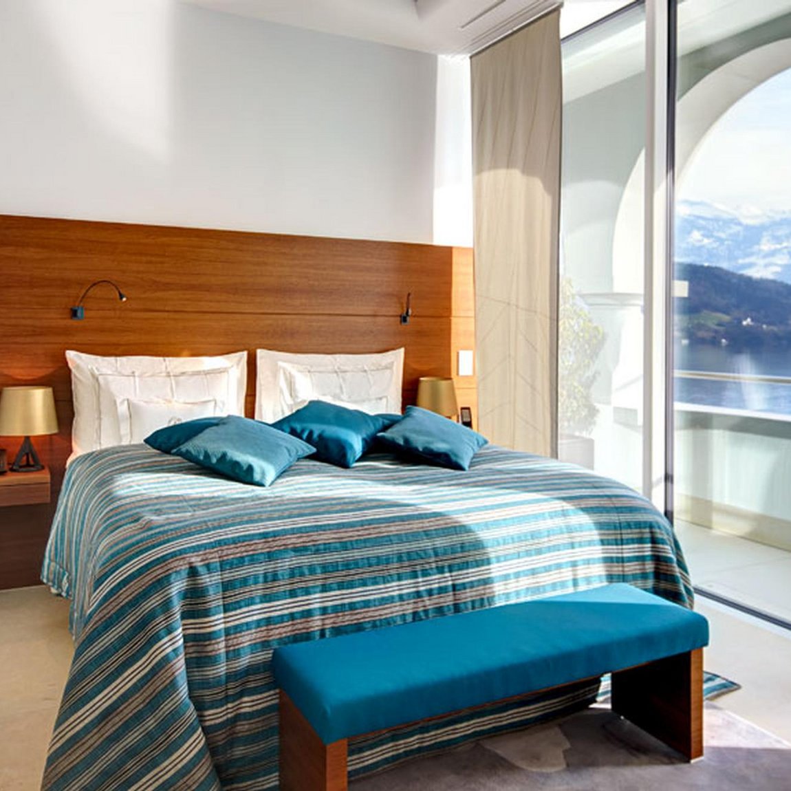 Junior Suite Sharpe – Finance Gallery