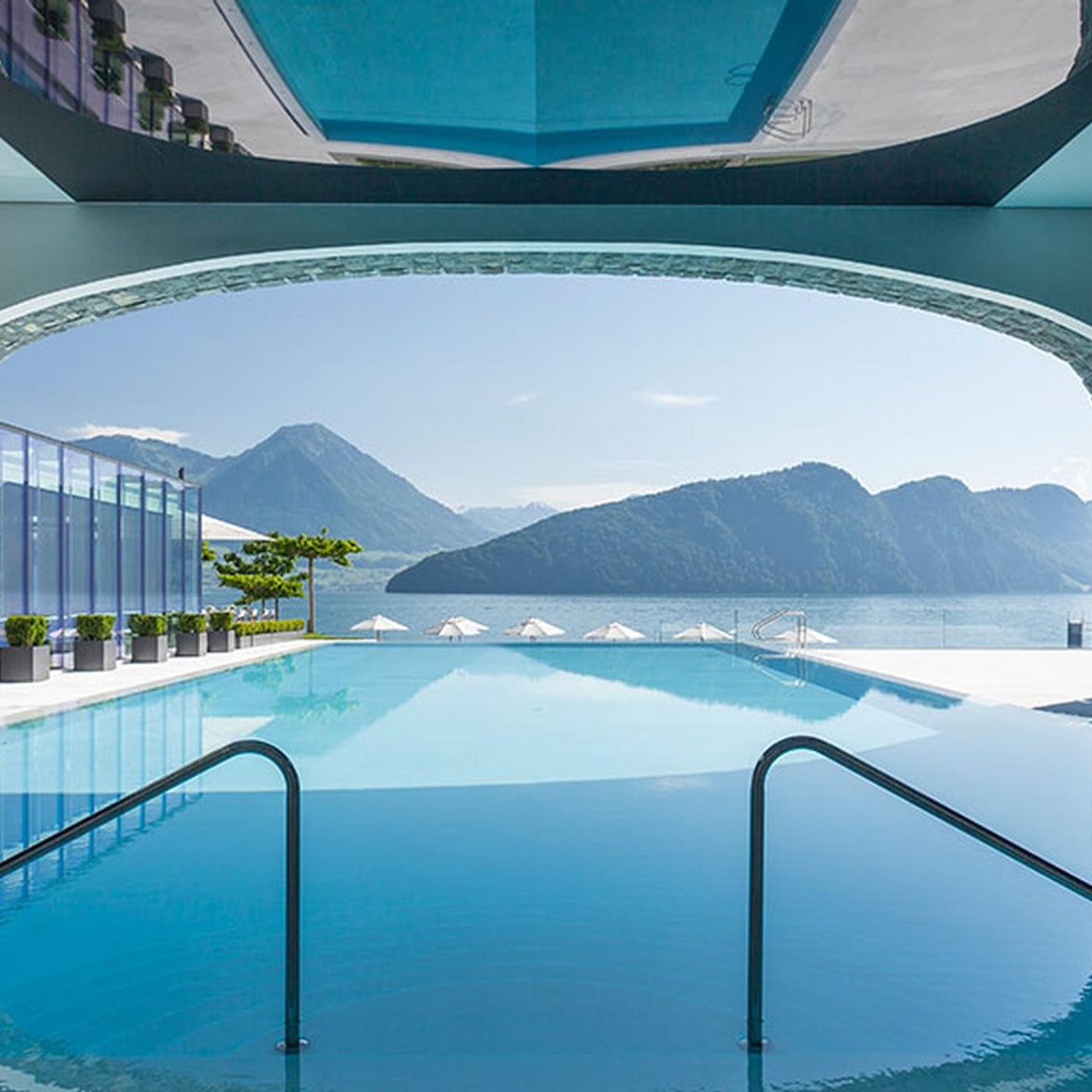  Health & Beauty – Pool