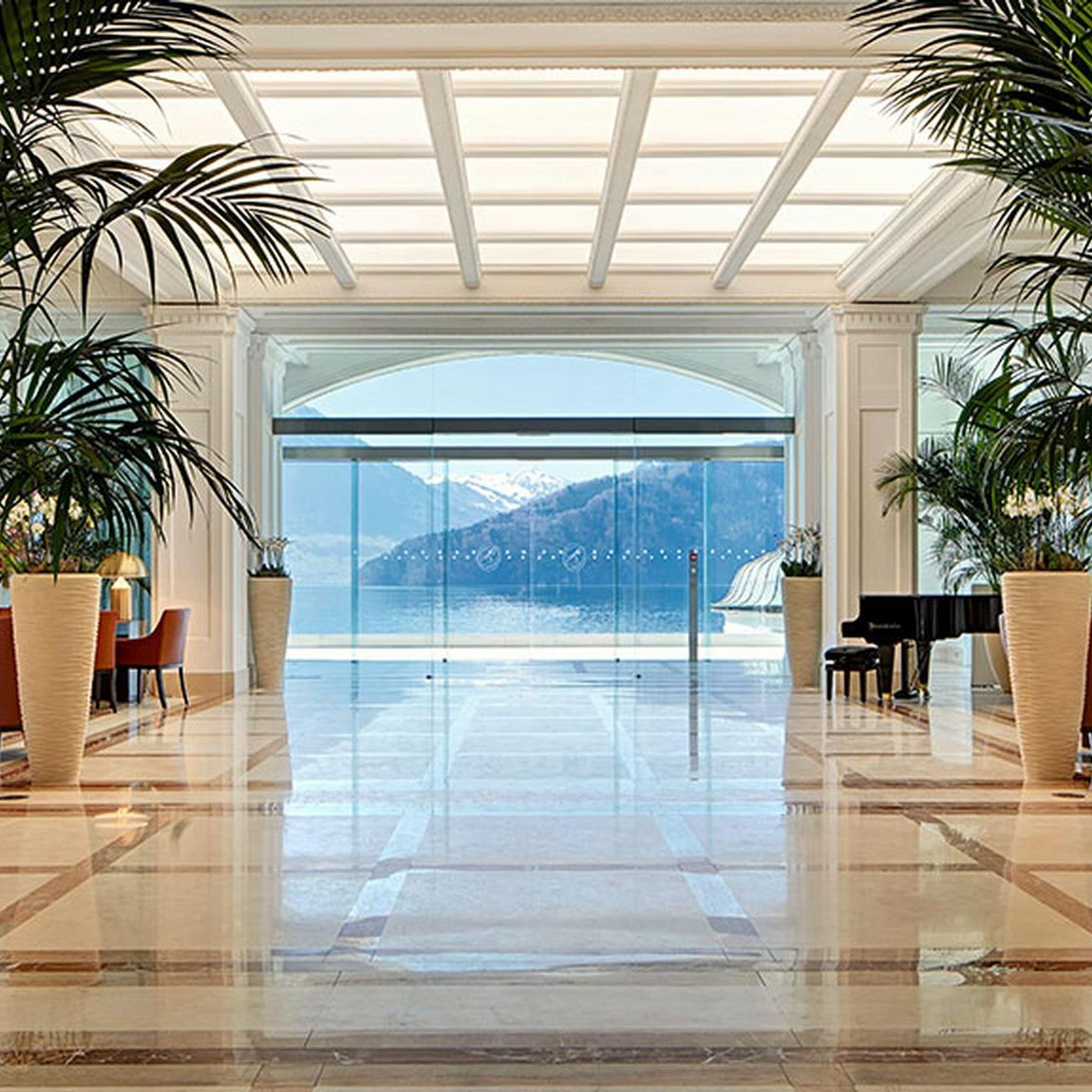 Park Hotel Vitznau – Hotel lobby