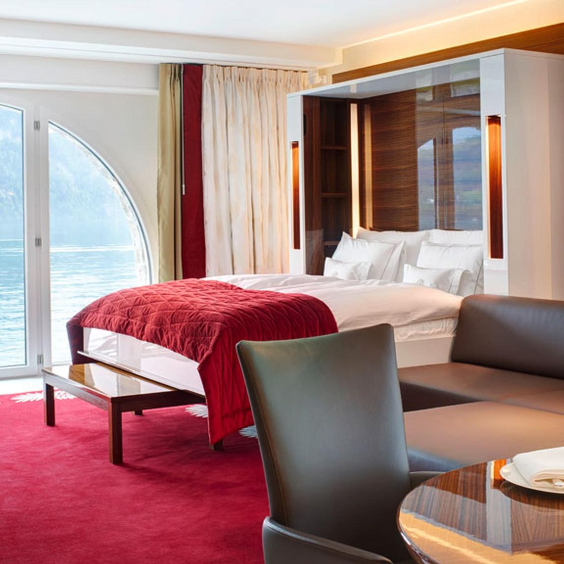 Junior Suite Artists – Theater Gallery