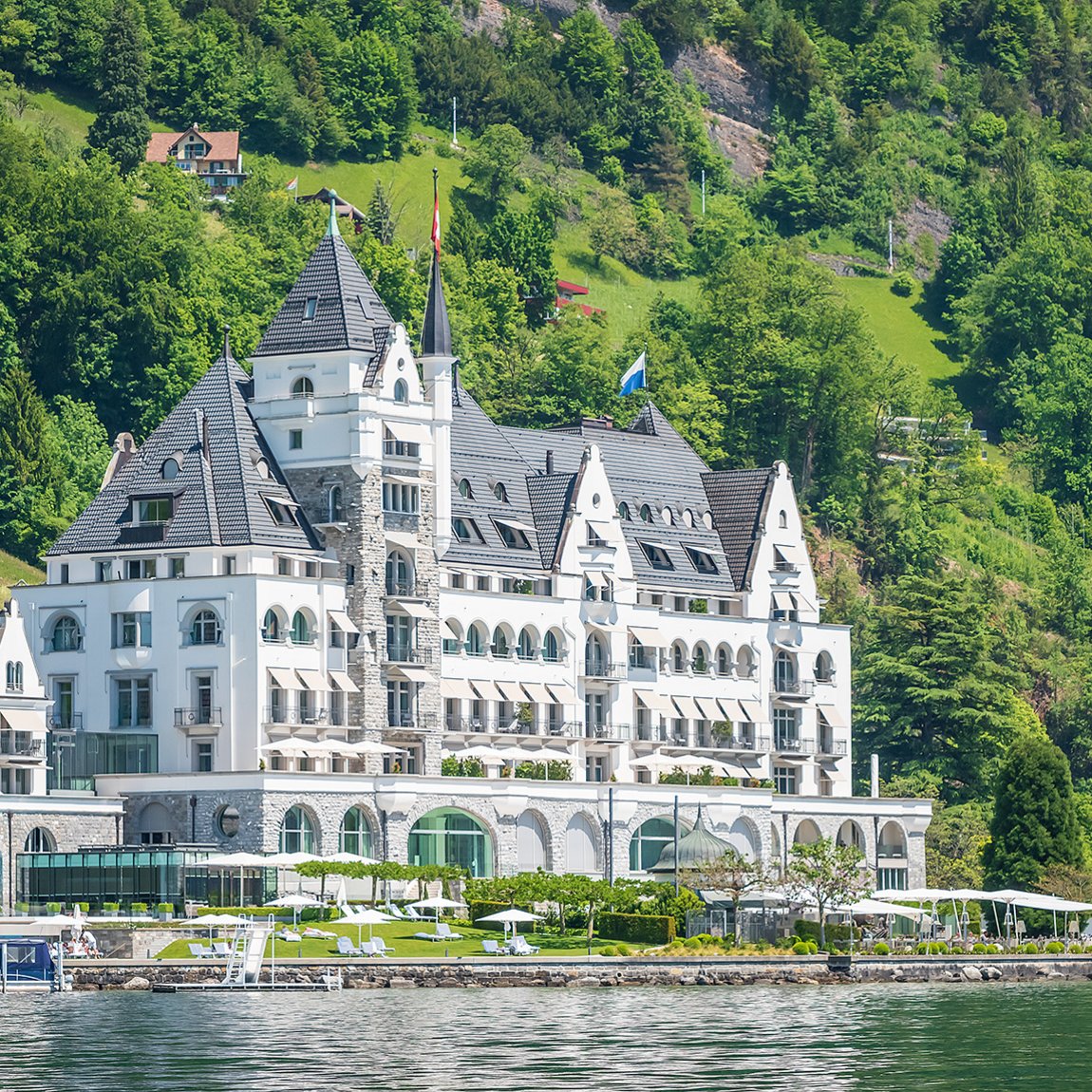 Park Hotel Vitznau – Lake view of the hotel